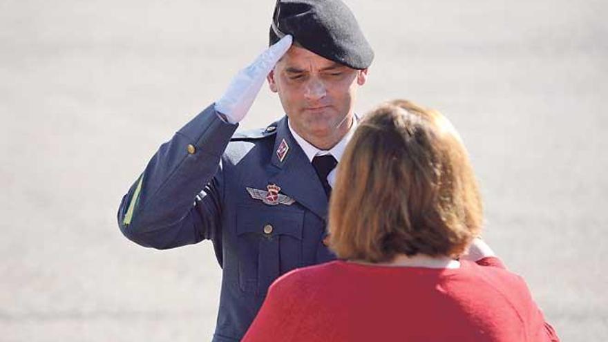 La expresidenta del Parlament, Xelo Huertas, durante un acto militar en Palma.