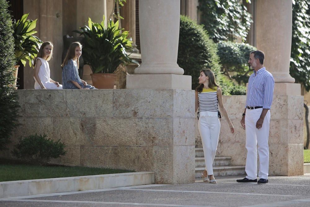 Posado de la Familia Real en el Palacio de Marivent