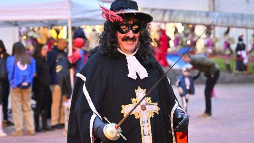 Gelo, el mosquetero D’Artagnan enmascarado