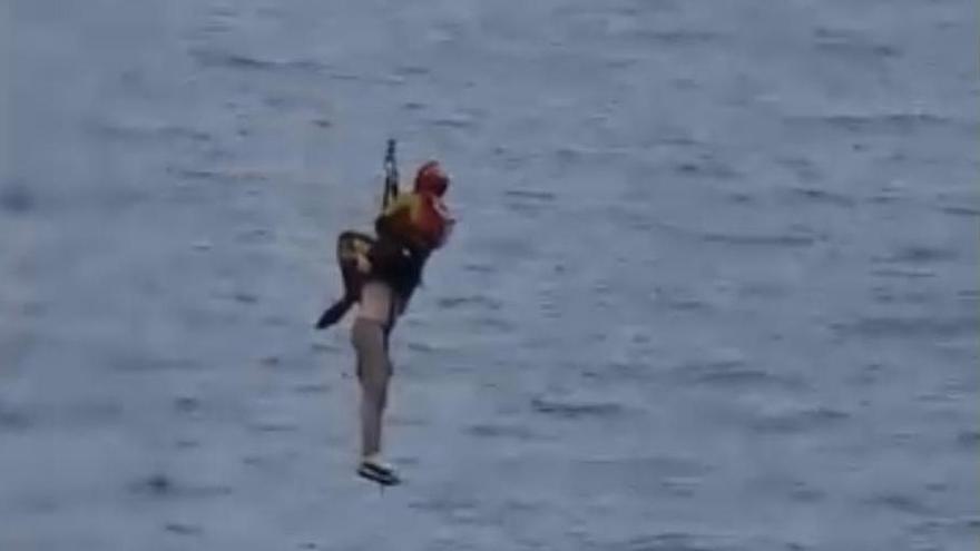 Rescate a un parapentista fallecido en Tenerife