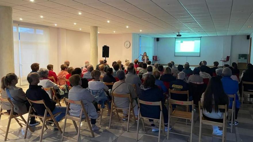 Un momento de la conferencia de la dietista y nutricionista Judit Huerga.