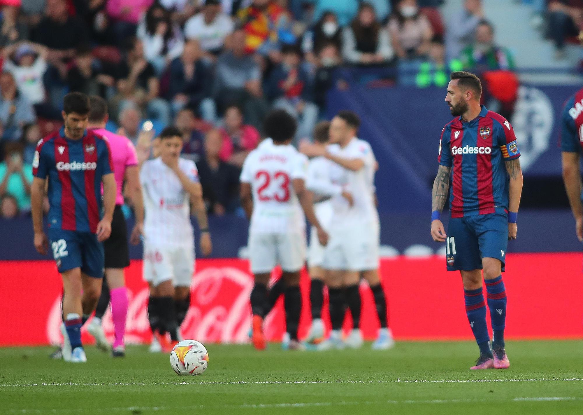 Las imágenes del partido entre el Levante UD y el Sevilla