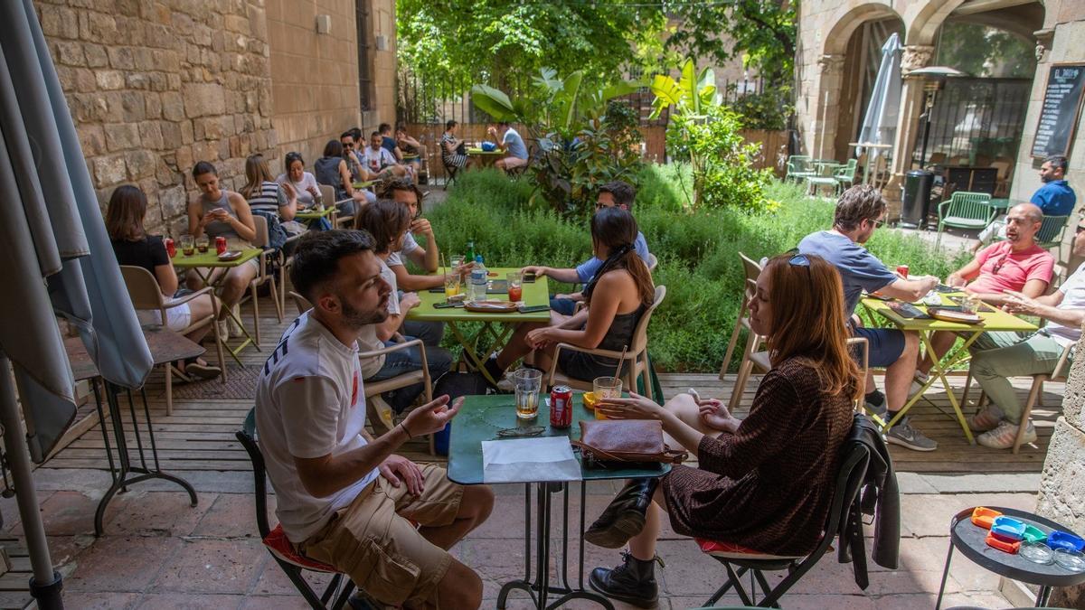 Un escondite selvático: Bar El Jardí.