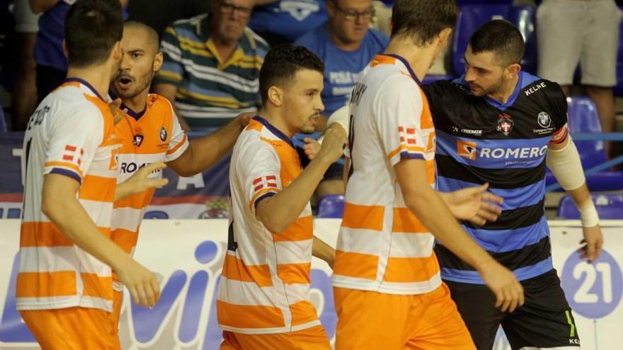 Los jugadores celebran un gol en el partido del pasado viernes ante Naturpellet Segovia.