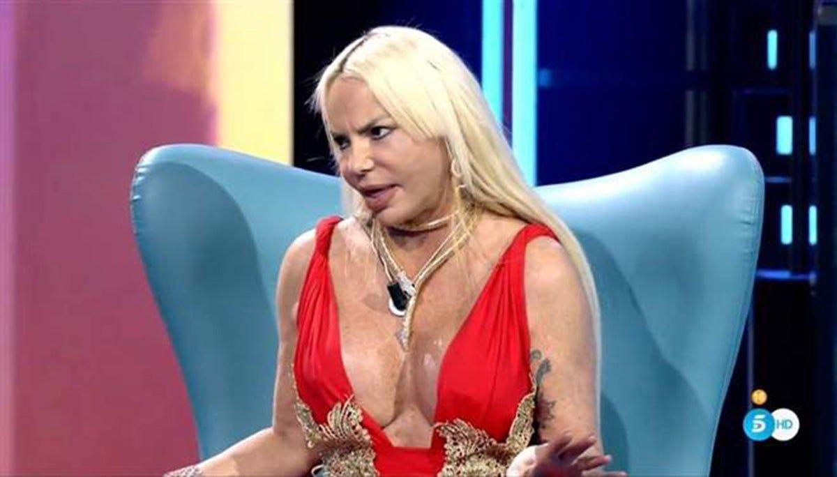 Leticia Sabater contando su operacion en Salvame Deluxe
