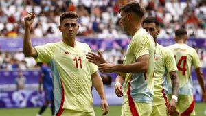 Fermín celebra el primer gol de España ante la República Dominicana.