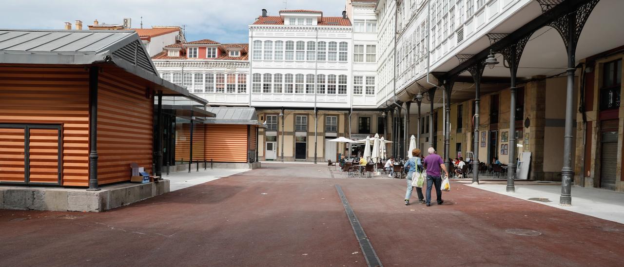 Aspecto actual de la plaza Hermanos Orbón, con las obras paralizadas