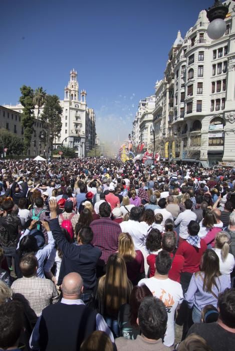 Ambiente fallero en las calles de València