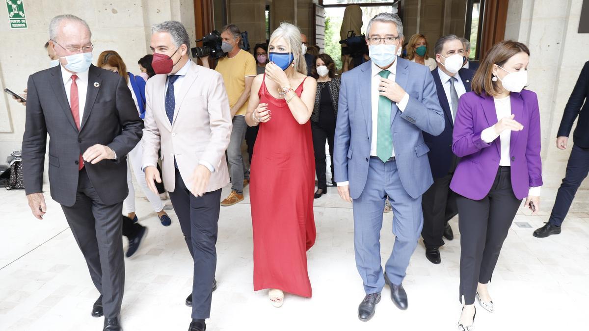 Elías Bendodo preside la inauguración de la sala Eugenio Chicano del Museo de Málaga.