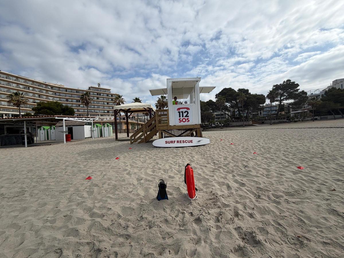 Andratx activa el servicio de salvamento y socorrismo en Sant Elm y Camp de Mar con refuerzo de medios e infraestructuras