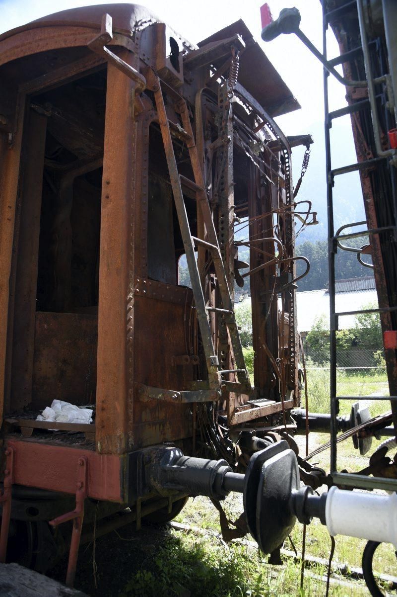 Reapertura de la línea ferroviaria internacional de Canfranc