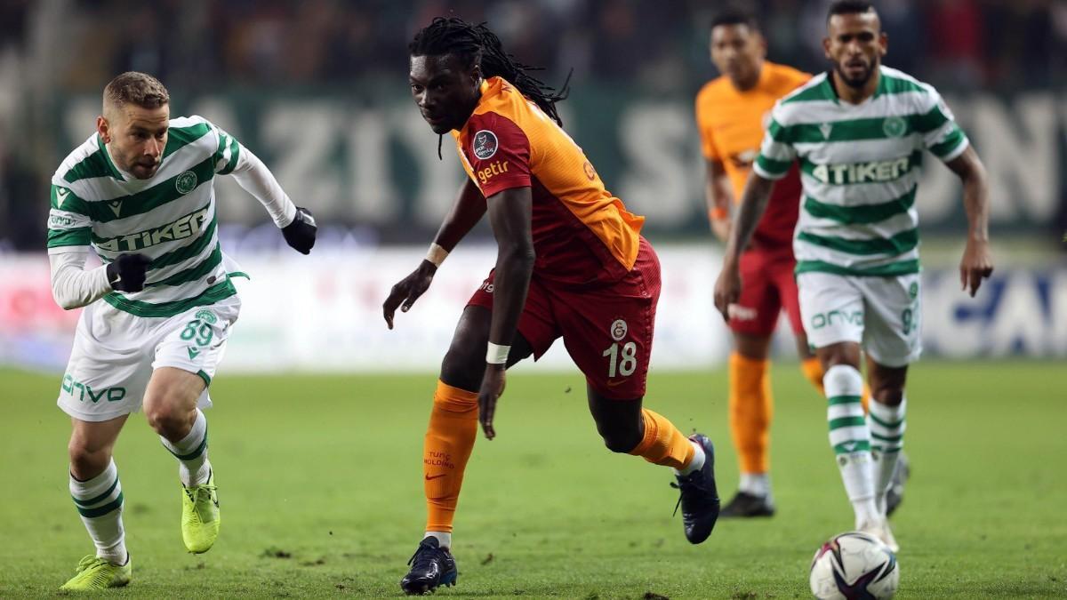 Gomis, en un partido del Galatasaray