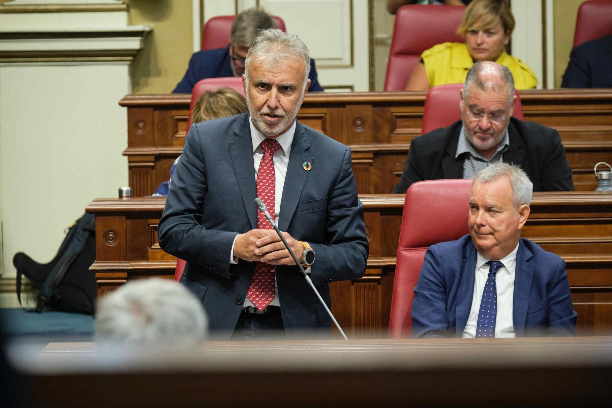 Pleno del Parlamento de Canarias