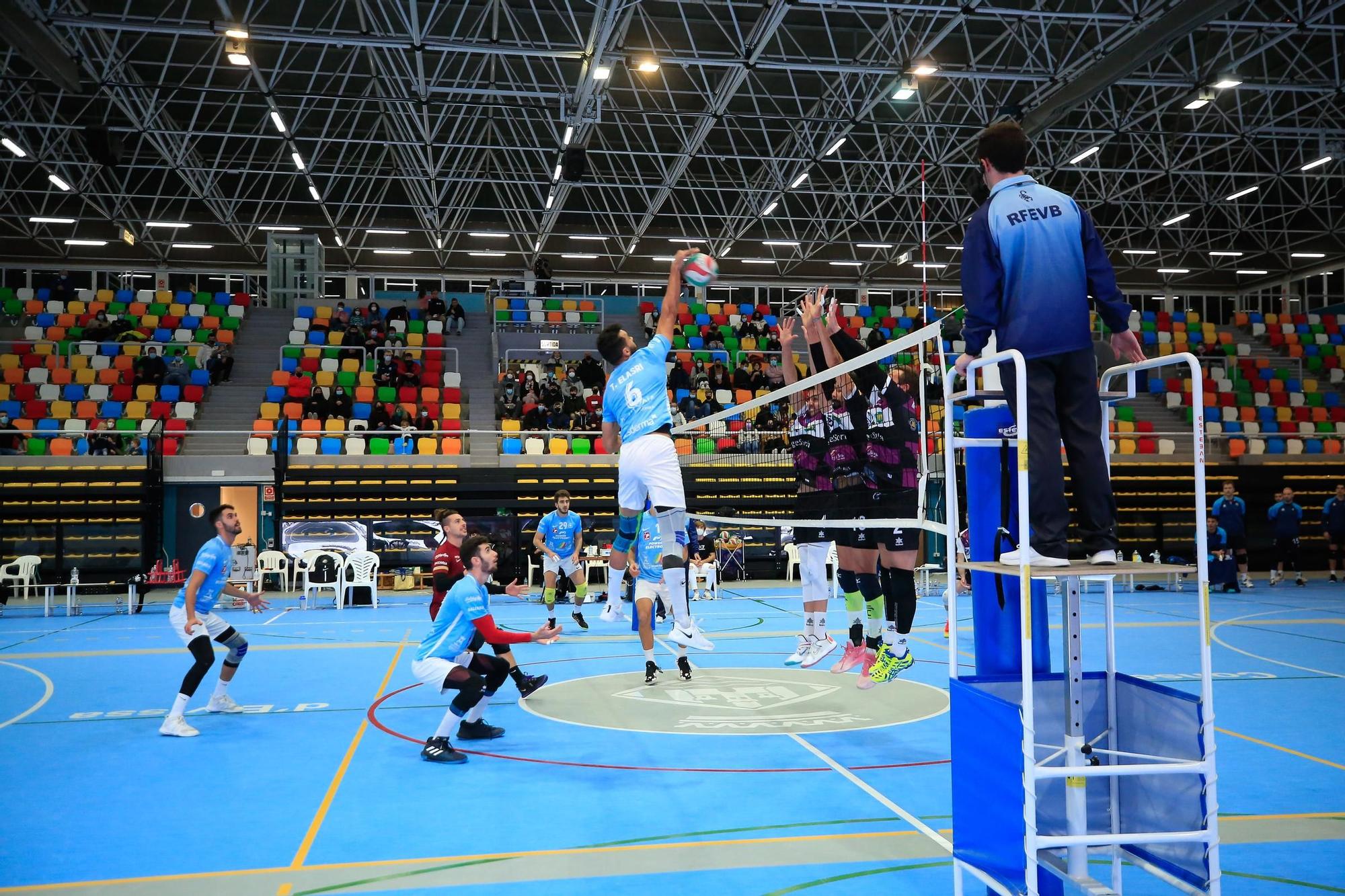 Partido entre la UD Ibiza Ushuaïa Volley y el Rio Duero Soria