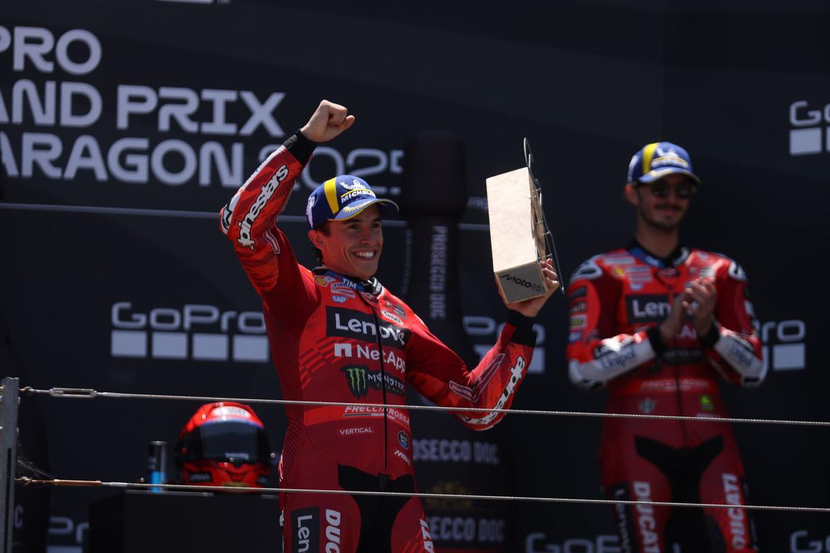 Marc Márquez celebra un nuevo triunfo en Alcañiz. Marc Márquez celebra un nuevo triunfo en Alcañiz.
