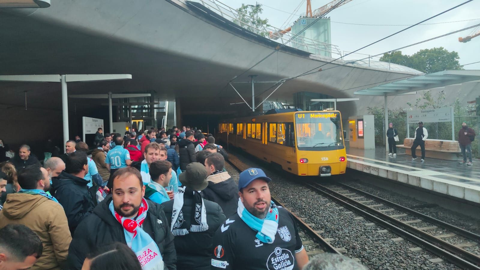 Stuttgart se tiñe de celeste