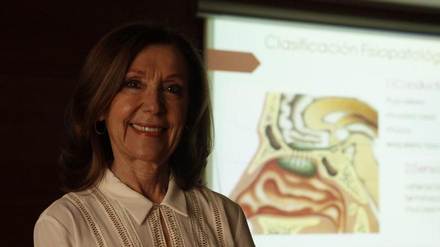 Adela González.