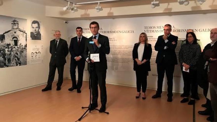 Núñez Feijóo, en la inauguració d&#039;una exposició sobre víctimes del terrorisme a Santiago.