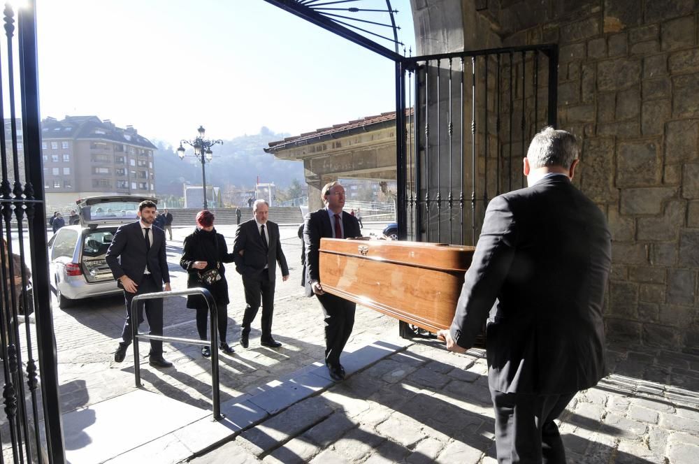 Funeral de la abuela de Laura Ponte