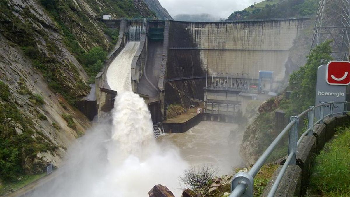 Espanya paga la llum a preu de gas malgrat que gairebé un 50% de la generació és renovable