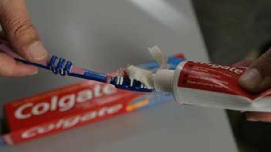 Consumo localiza en el hospital San Pedro 2.000 tubos de dentífrico ilegal