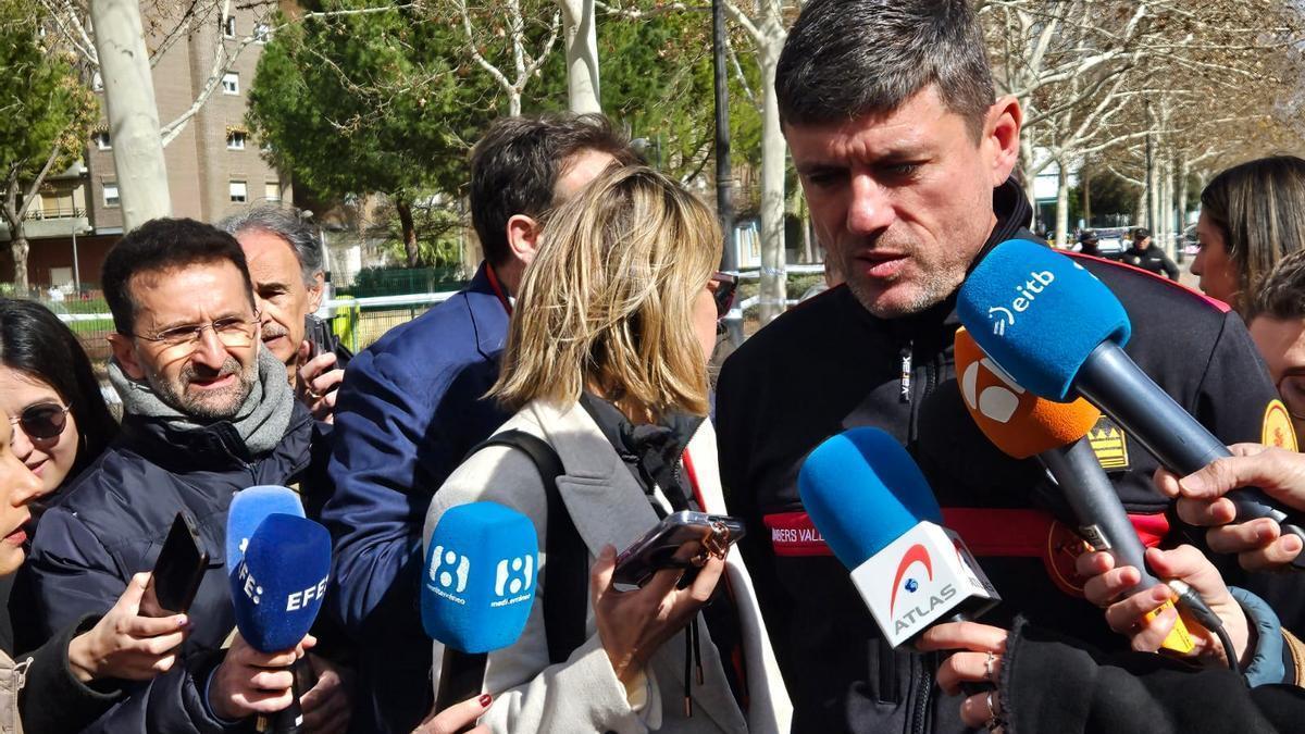 El jefe de Bomberos València: "Recomendamos siempre quedarse en casa mientras extinguimos el fuego"