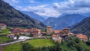 El pueblo más antiguo de Asturias: cuando la naturaleza para el paso del tiempo