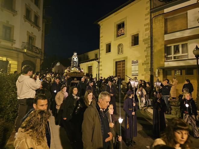 EN IMÁGENES: Emocionante procesión del Silencio en Villaviciosa