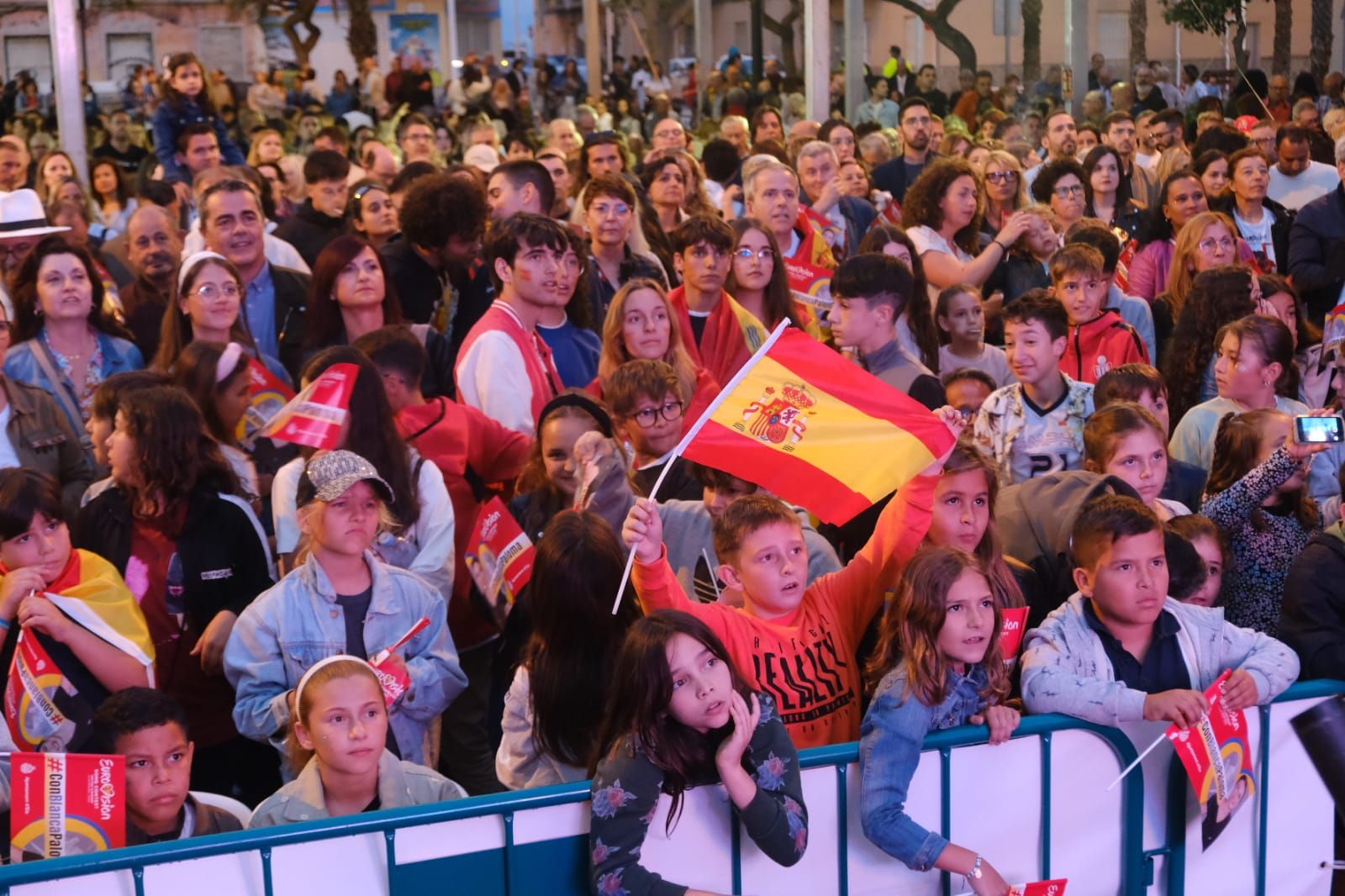 Así se esta viviendo en Elche y Altet el día de Eurovisión