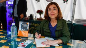 Firma de llibres per al Sant Jordi 2023. ¿on i quan firmen els escriptors a Barcelona? | CERCADOR