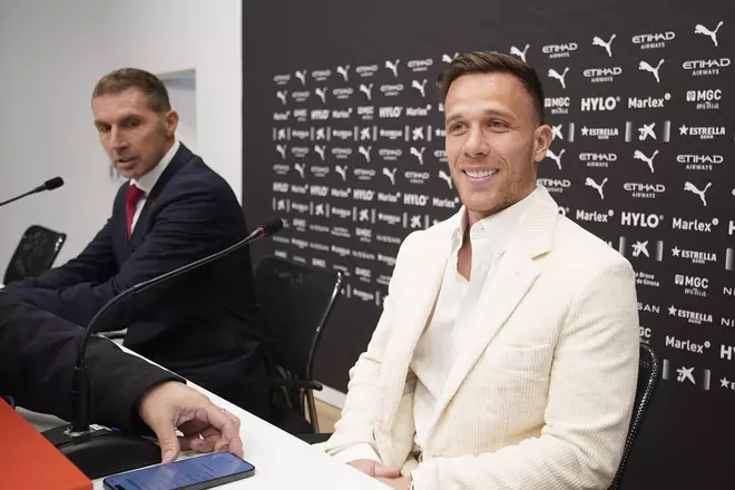 Les fotos de la presentació d'Arthur Melo, nou jugador del Girona FC