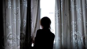 El 60% de los usuarios del teléfono del suicidio son mujeres.