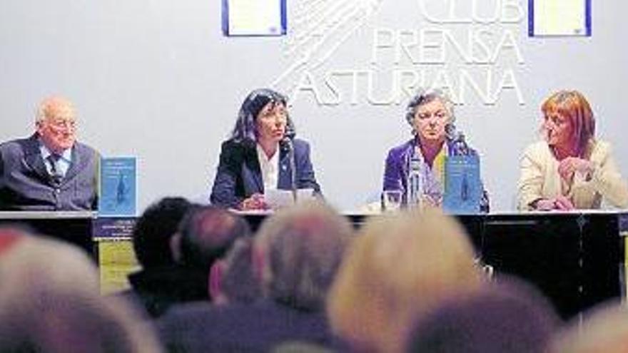 Por la izquierda, Gutiérrez Claverol, José Antonio Fernández, Ana Herrero, Ruiz-Tilve, Fernández Acevedo y Gálvez.