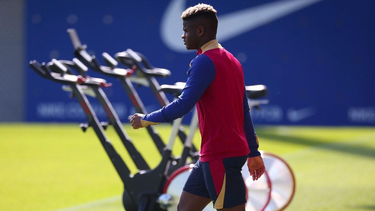 Mika Faye, en la sesión previa al Cádiz-Barça en el que podría tener sus primeros minutos oficiales