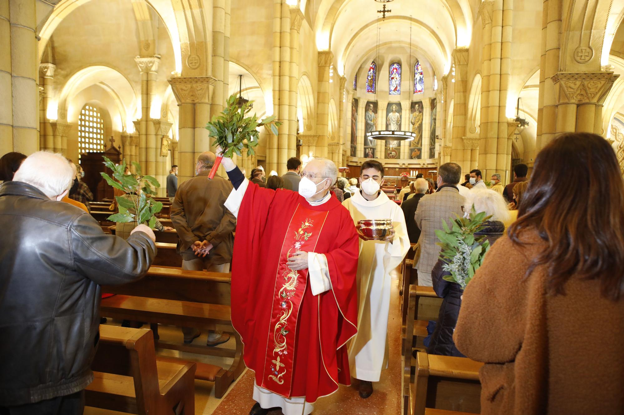Día de Ramos atípico en toda Asturias