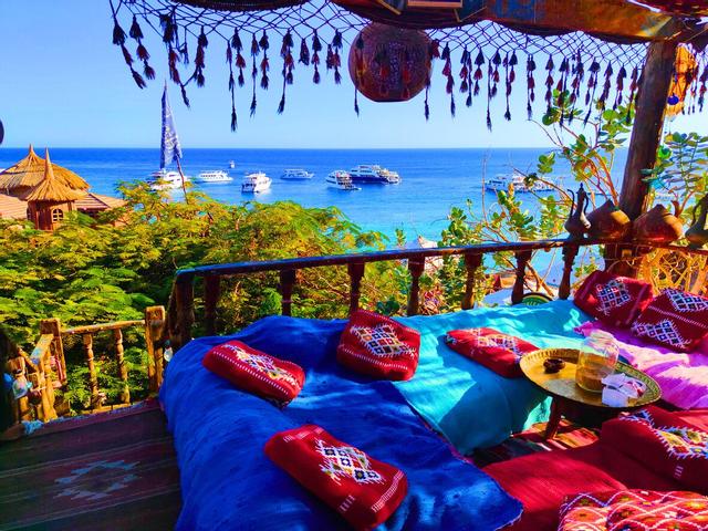 Vistas al mar desde el Farsha Café