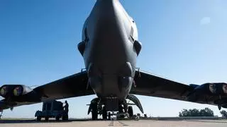 Las bases de Morón y Rota se refuerzan con nuevos bombarderos en plena escalada del conflicto entre Israel e Irán