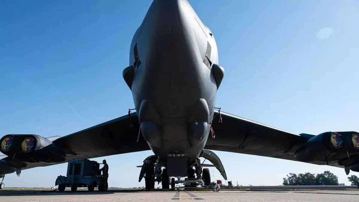 Las bases de Morón y Rota se refuerzan con nuevos bombarderos en plena escalada del conflicto entre Israel e Irán