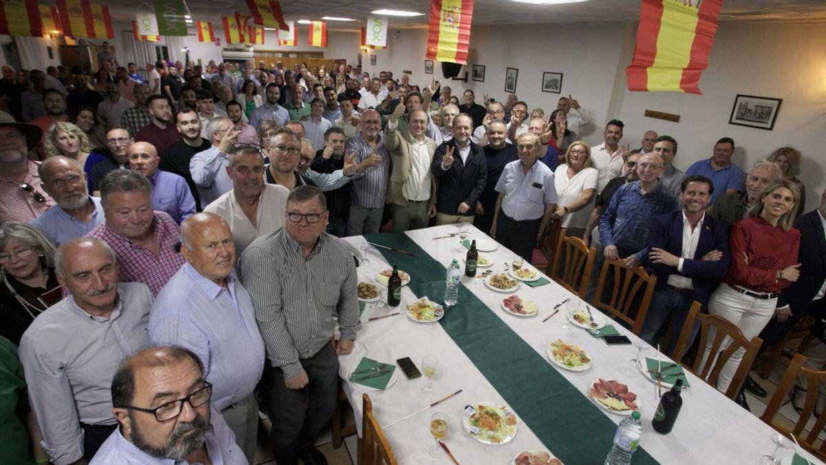 Cena de Vox con los fichajes del PP en las pedanías de Murcia  | JUAN CARLOS CAVAL