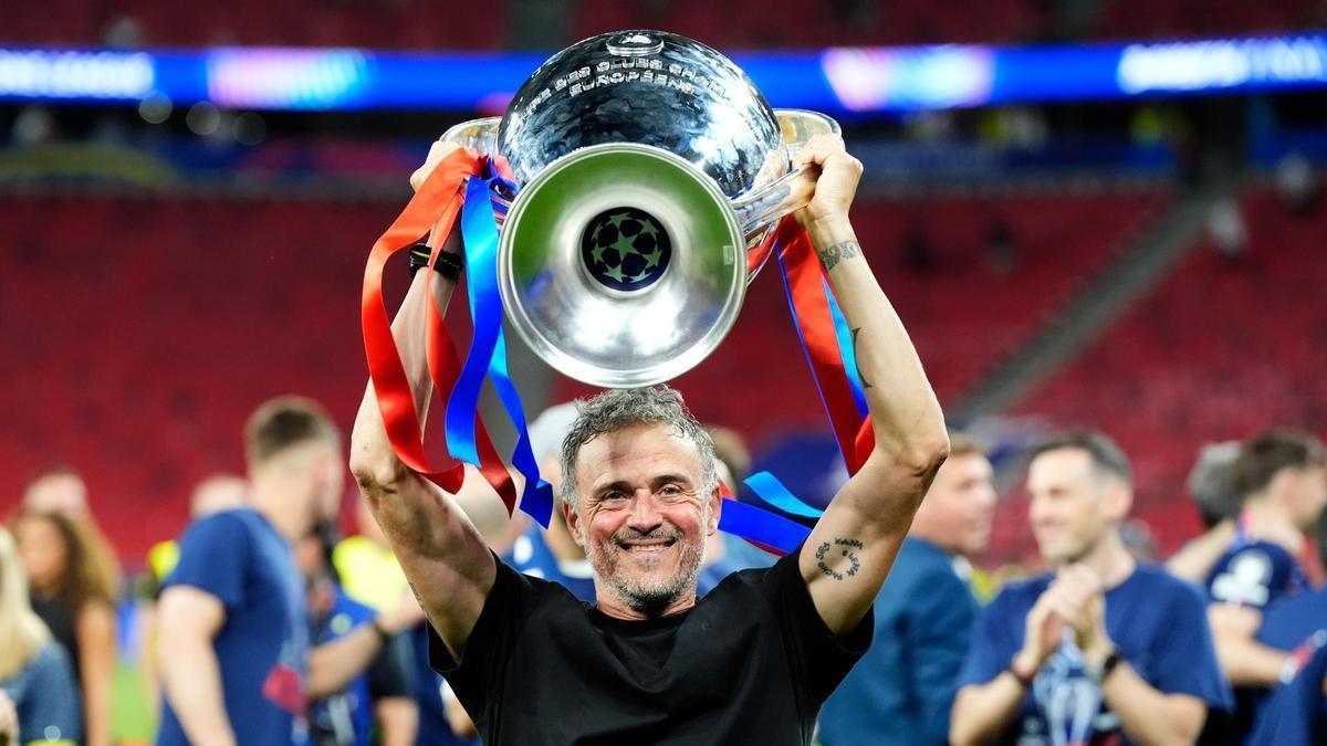 Luis Enrique levanta su tercera Champions como entrenador.