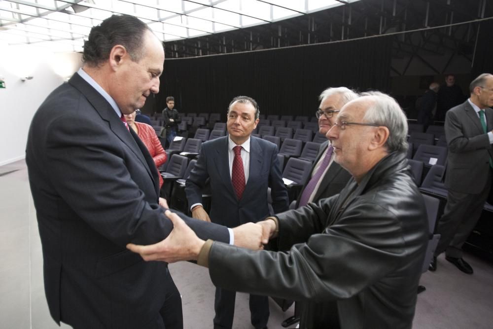 Conferencia de Andrés García Reche en el Club Mercantil