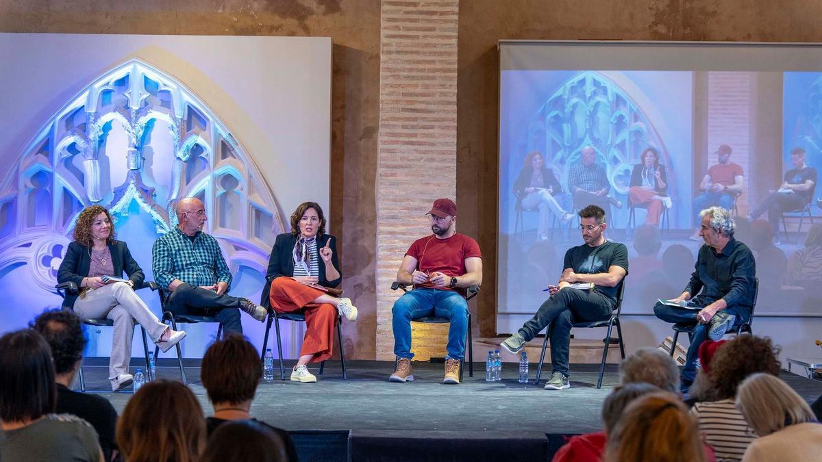 Una taula rodona de l'edició anterior.