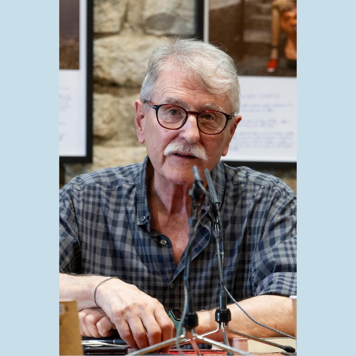 Vicent Torrent, fundador de Al Tall, presenta en la UA su libro "Totes les cançons"