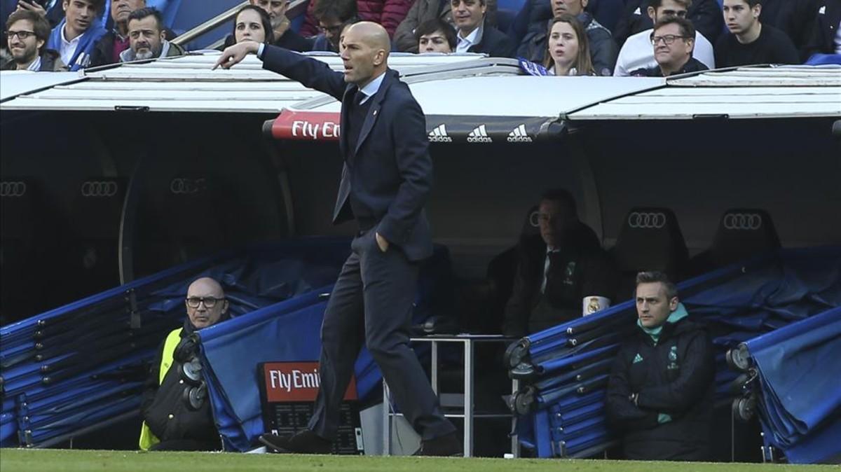 Zinedine Zidane no lo vio nada claro desde el banquillo