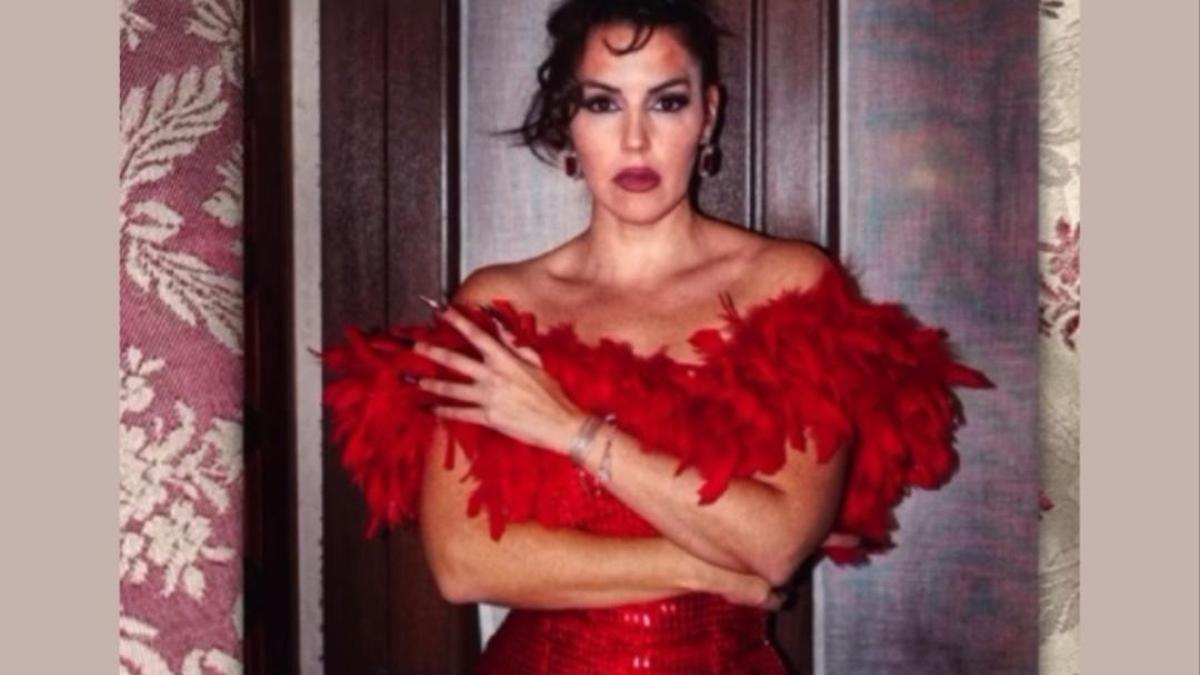 Emma Prieto vuelve a Valencia con "Moira", un diseño de seda que llevará la moda de Plasencia a un nuevo desfile
