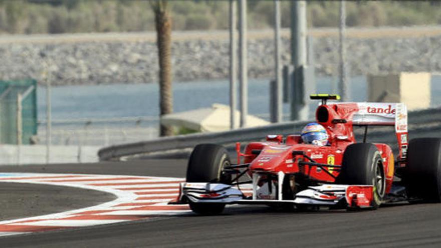 Fernando Alonso durante la calificatoria del GP de Abu Dabi.