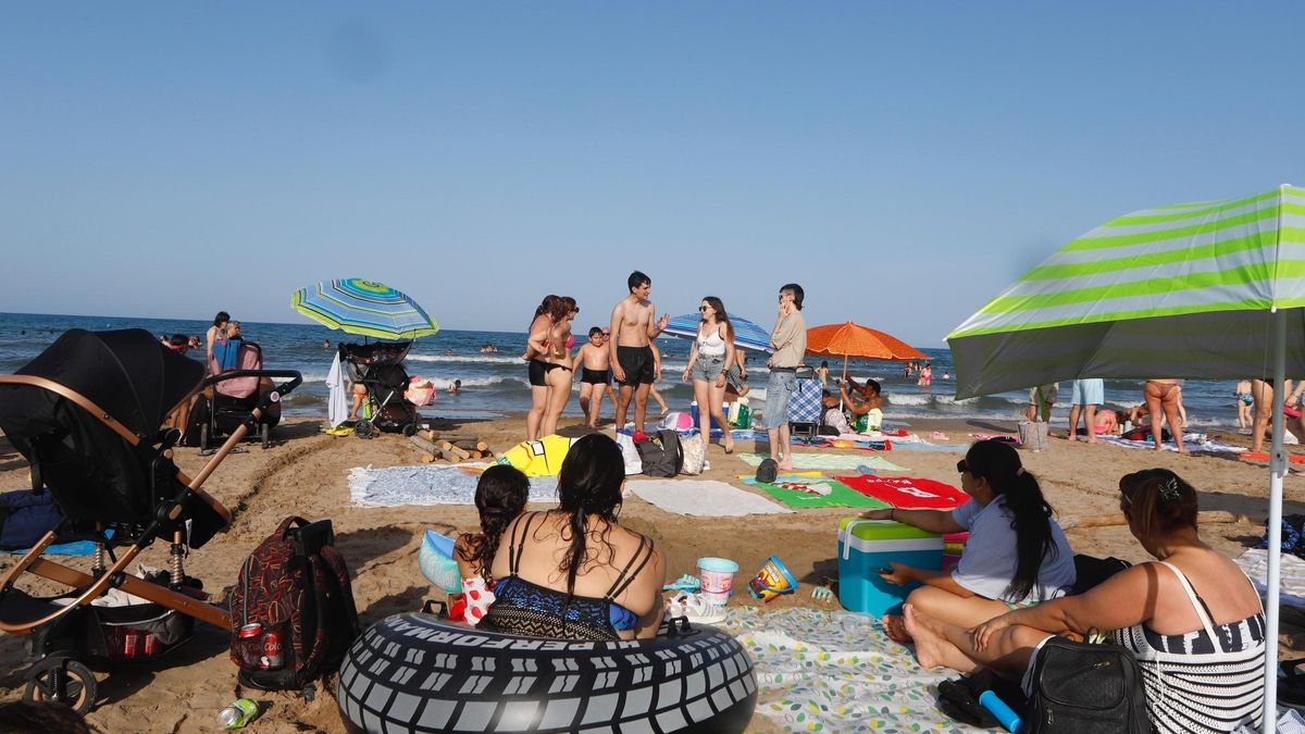 Todo listo para la noche de San Juan en las playas valencianas