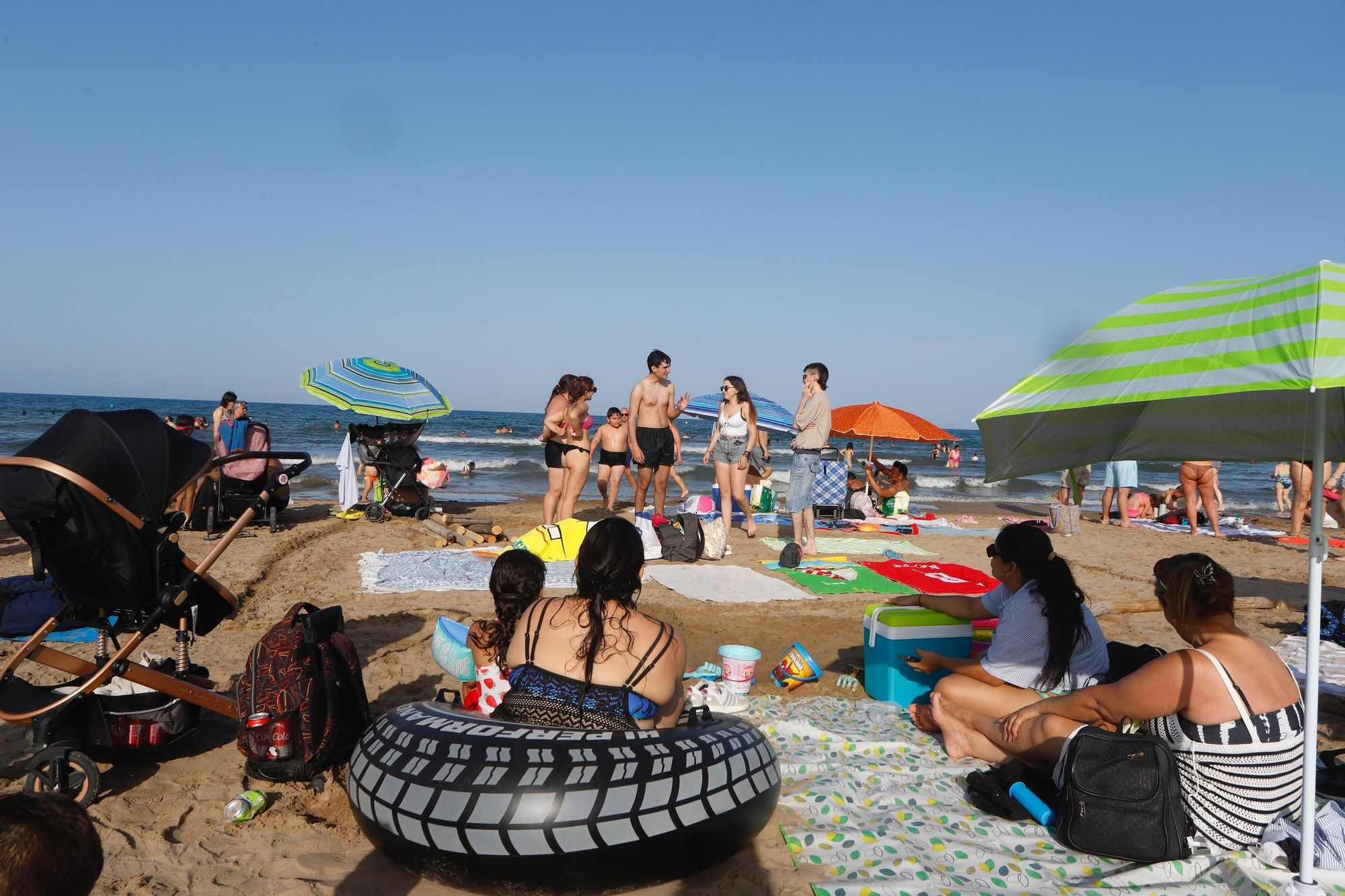 Todo listo para la noche de San Juan en las playas valencianas