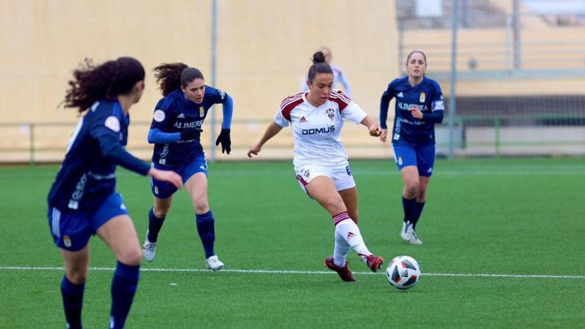 Una imagen de un partido de ayer del Oviedo Femenino.