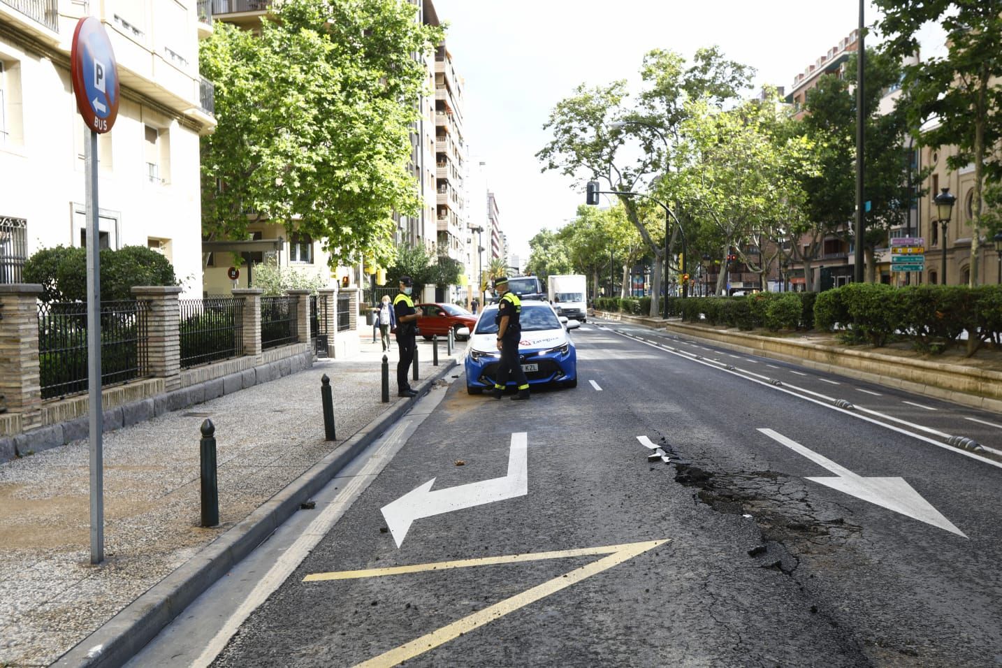 FOTOGALERÍA | Una tubería revienta en el paseo Sagasta